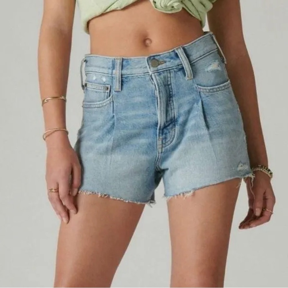 Lucky Brand  high rise mom shorts distressed denim jean 100% cotton size 29